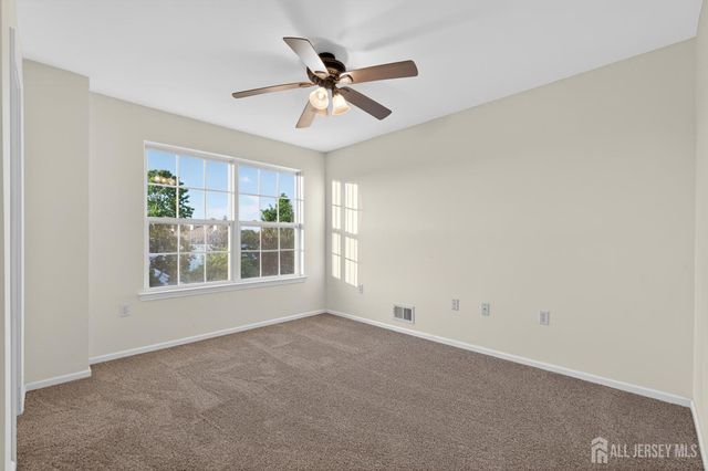 27 woodlake Drive, Parlin, NJ 08872