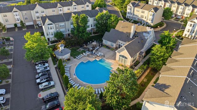 27 woodlake Drive, Parlin, NJ 08872