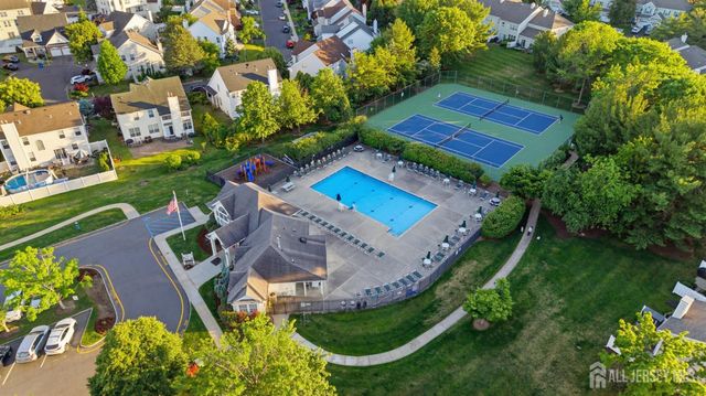 27 woodlake Drive, Parlin, NJ 08872