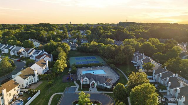 27 woodlake Drive, Parlin, NJ 08872