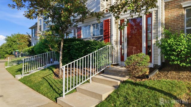 27 woodlake Drive, Parlin, NJ 08872