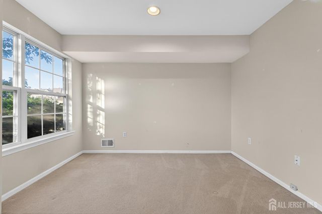 27 woodlake Drive, Parlin, NJ 08872