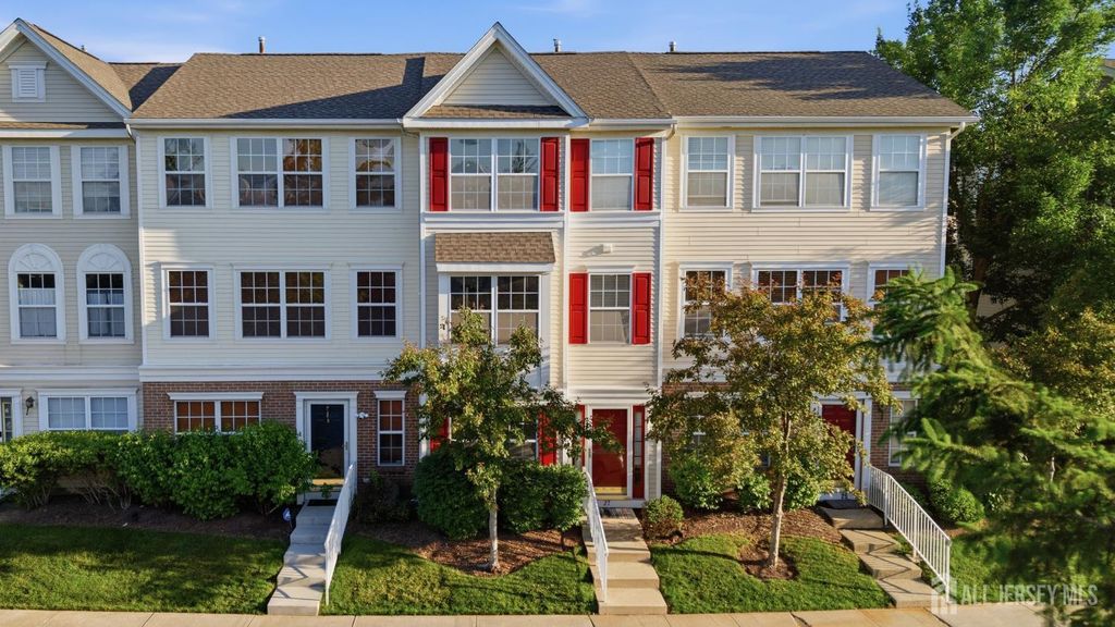 27 woodlake Drive, Parlin, NJ 08872