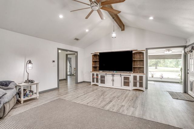 104 Sunset Place, Joshua, TX 76058