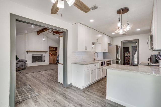 104 Sunset Place, Joshua, TX 76058