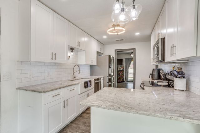 104 Sunset Place, Joshua, TX 76058