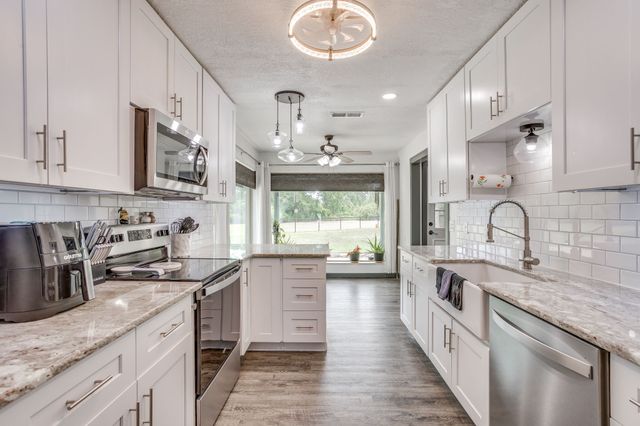 104 Sunset Place, Joshua, TX 76058