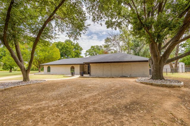 104 Sunset Place, Joshua, TX 76058