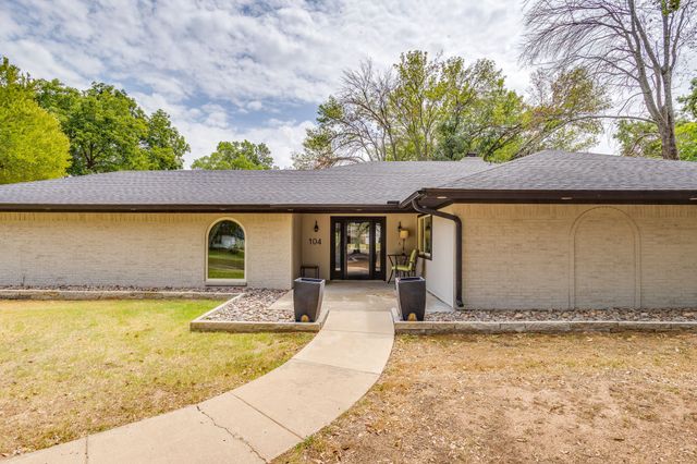 104 Sunset Place, Joshua, TX 76058