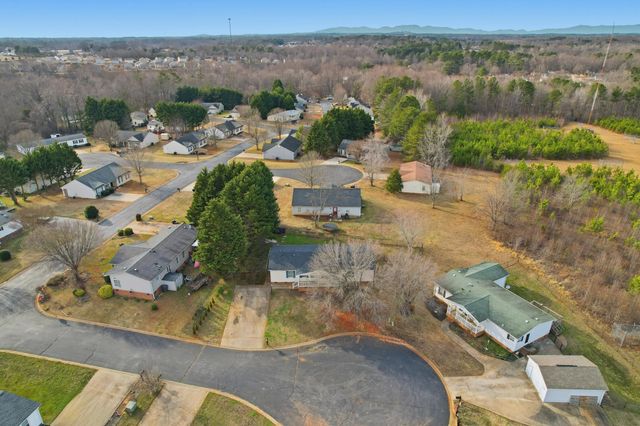 407 Merlin Point, Boiling Springs, SC 29316