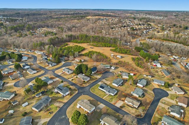 407 Merlin Point, Boiling Springs, SC 29316