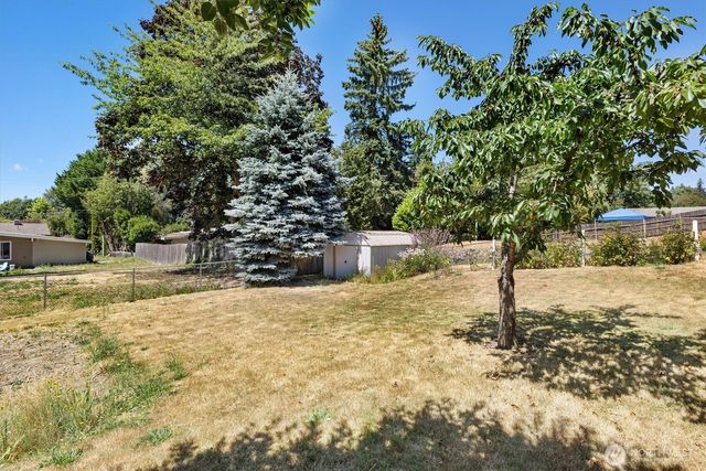 21411 14th Avenue S, Des Moines, WA 98198