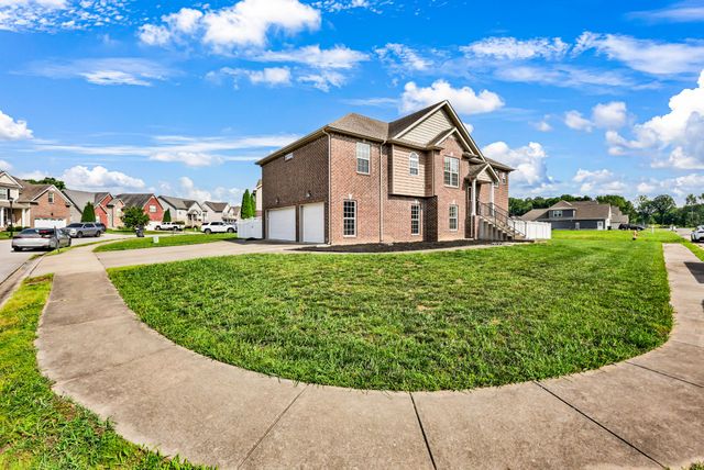 598 Press Grove Dr, Clarksville, TN 37043