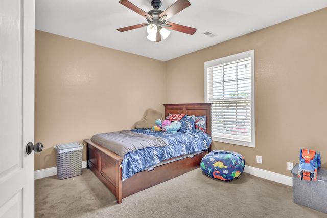 598 Press Grove Dr, Clarksville, TN 37043