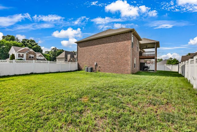 598 Press Grove Dr, Clarksville, TN 37043