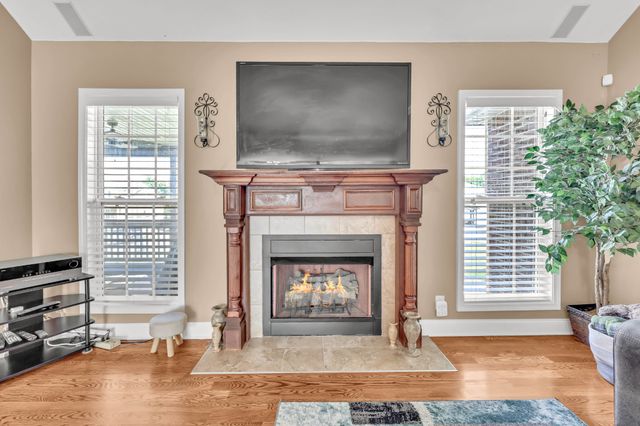 598 Press Grove Dr, Clarksville, TN 37043