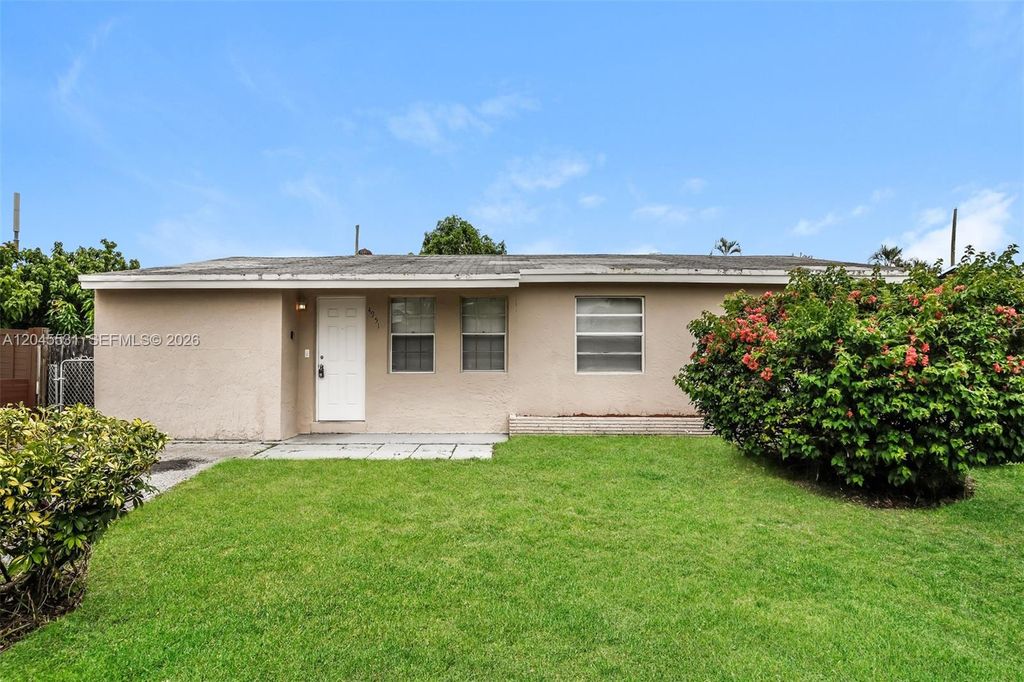 4951 SW 16th Street, Plantation, FL 33317