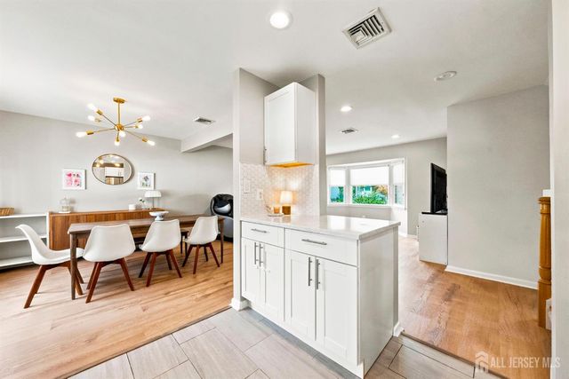 9 Meyer Road, Edison, NJ 08817