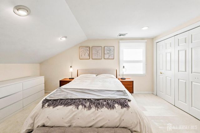 9 Meyer Road, Edison, NJ 08817
