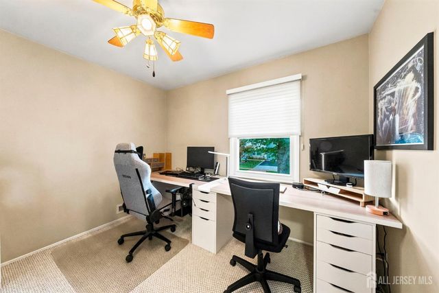 9 Meyer Road, Edison, NJ 08817