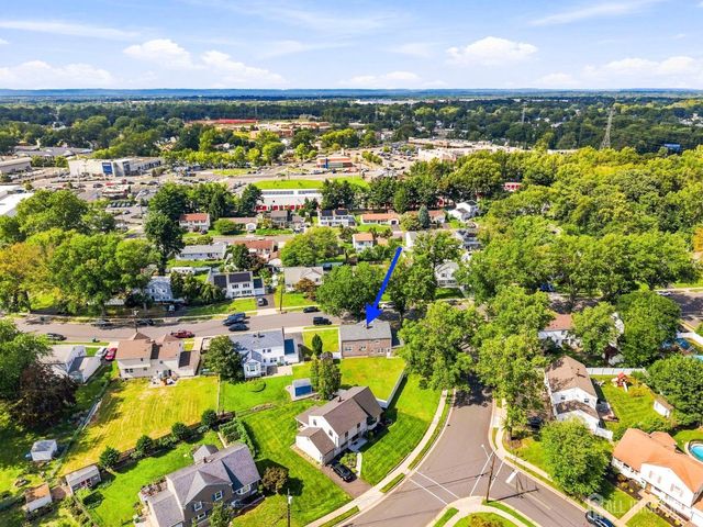 9 Meyer Road, Edison, NJ 08817