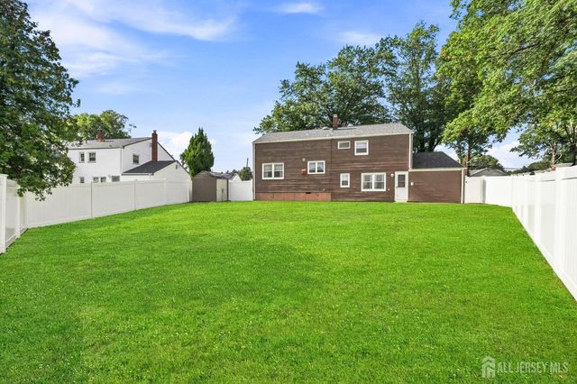 9 Meyer Road, Edison, NJ 08817