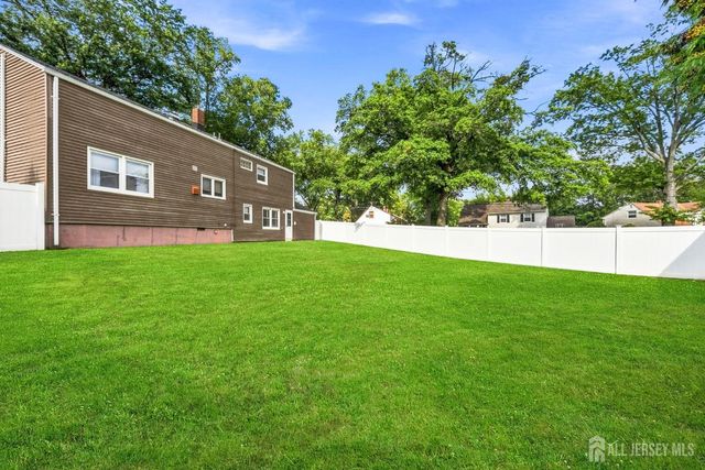 9 Meyer Road, Edison, NJ 08817