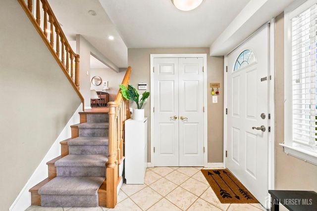 9 Meyer Road, Edison, NJ 08817