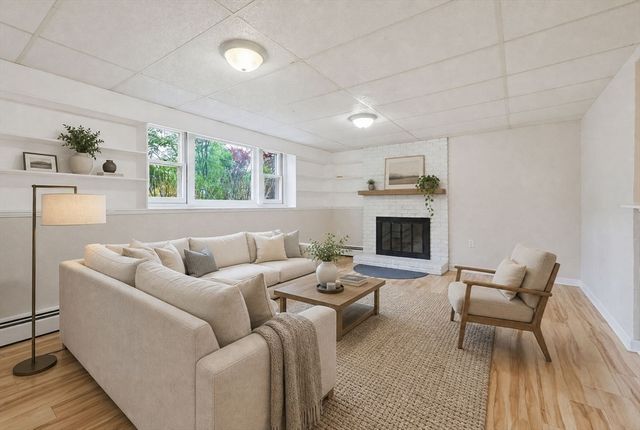 10 Charles River Rd, Medway, MA 02053