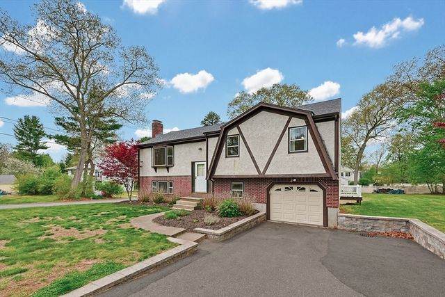 10 Charles River Rd, Medway, MA 02053