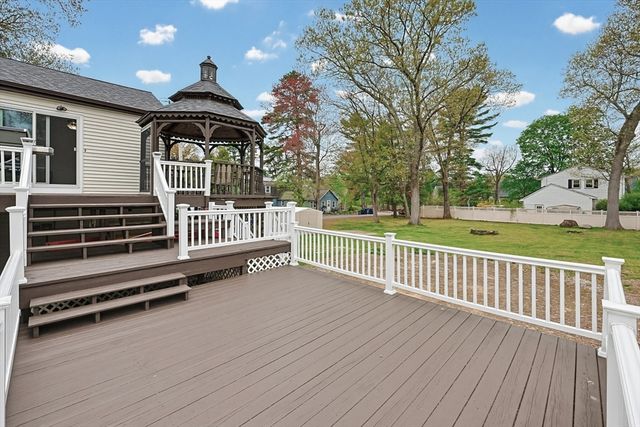 10 Charles River Rd, Medway, MA 02053