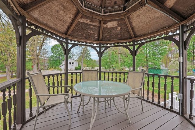10 Charles River Rd, Medway, MA 02053
