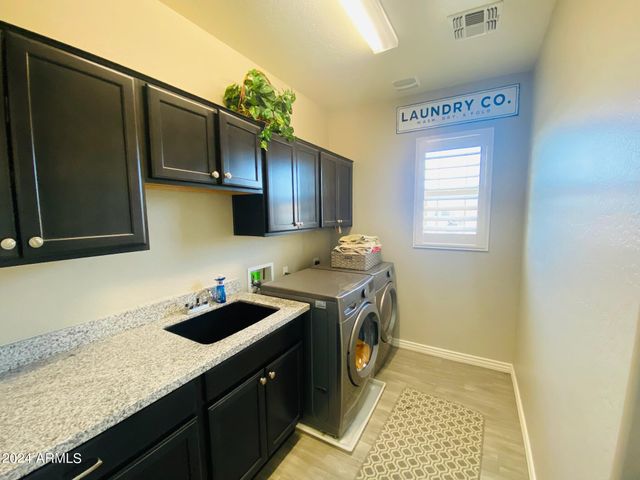 3318 E LOS GATOS Drive, Phoenix, AZ 85050