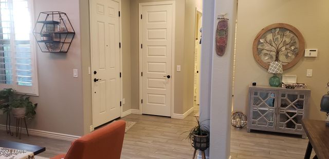 3318 E LOS GATOS Drive, Phoenix, AZ 85050