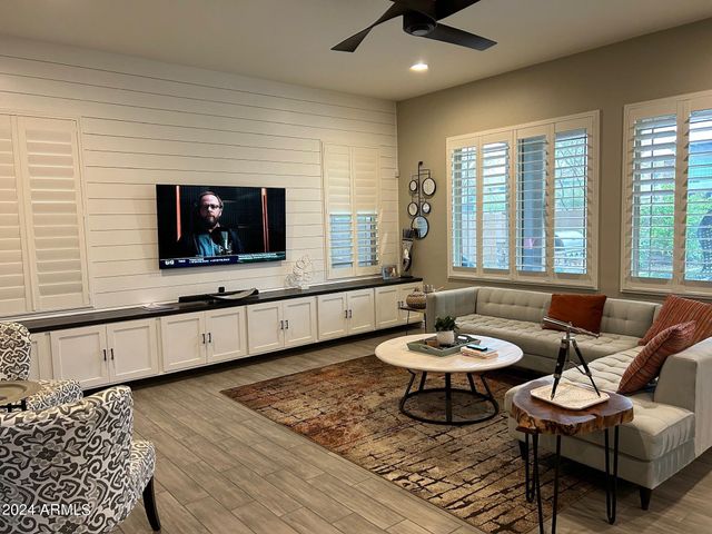 3318 E LOS GATOS Drive, Phoenix, AZ 85050