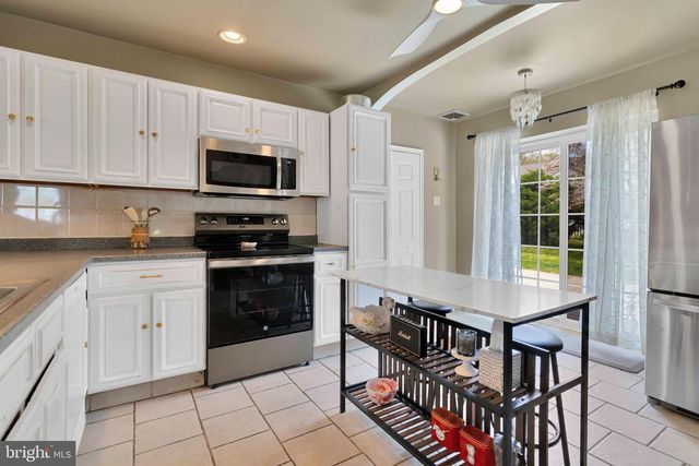 833 EMERSON ST, Philadelphia, PA 19111