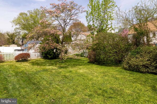 833 EMERSON ST, Philadelphia, PA 19111