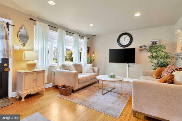 833 EMERSON ST, Philadelphia, PA 19111