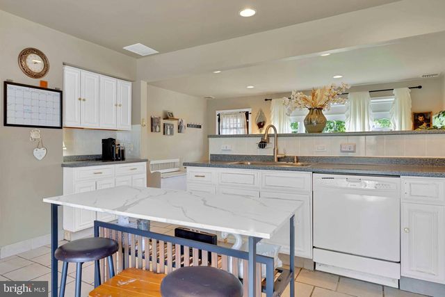 833 EMERSON ST, Philadelphia, PA 19111