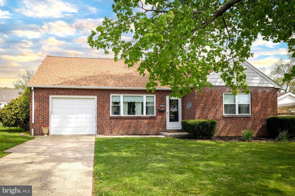 833 EMERSON ST, Philadelphia, PA 19111