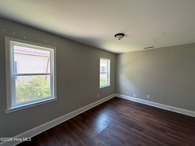 800 E Gordon Street, Kinston, NC 28501