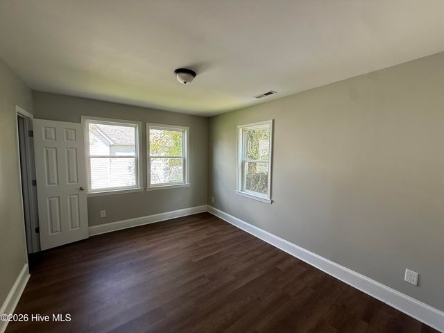 800 E Gordon Street, Kinston, NC 28501