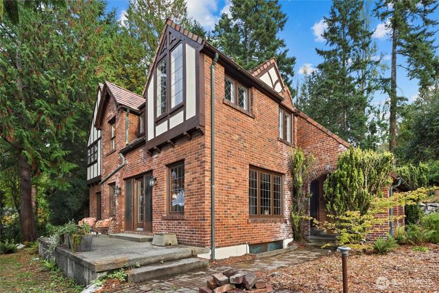 16349 Maplewild Avenue SW, Burien, WA 98166