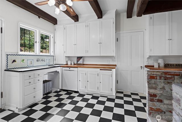 16349 Maplewild Avenue SW, Burien, WA 98166