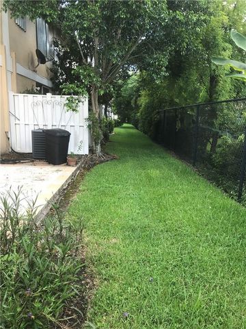 5449 NW 90th Avenue, Sunrise, FL 33351