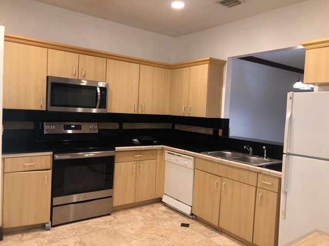 5449 NW 90th Avenue, Sunrise, FL 33351