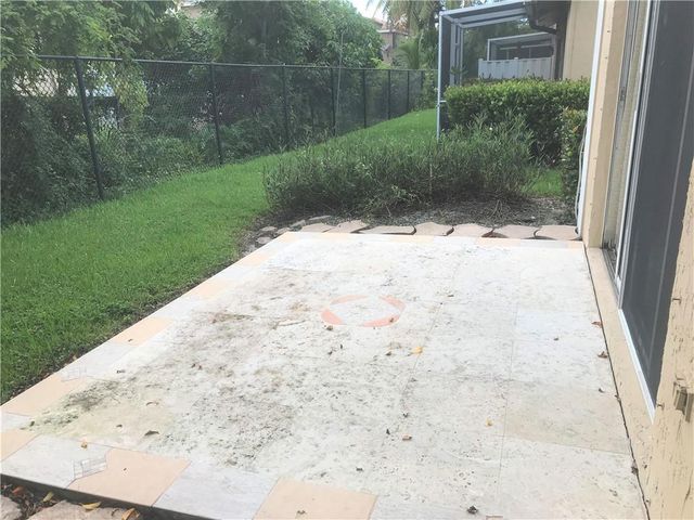 5449 NW 90th Avenue, Sunrise, FL 33351