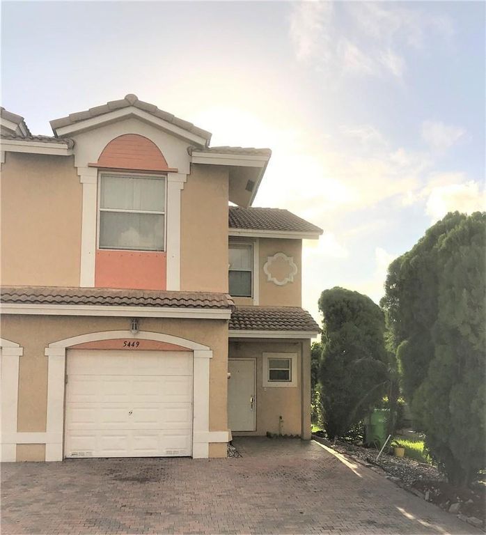 5449 NW 90th Avenue, Sunrise, FL 33351
