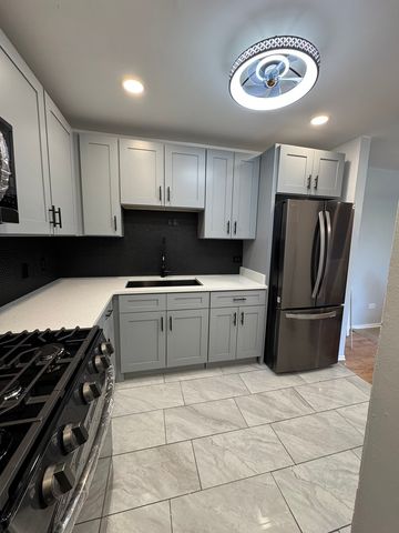7854 S South Shore Drive 402, Chicago, IL 60649