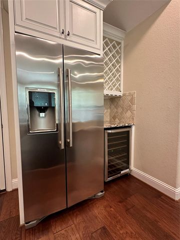 11 Silver Rock Drive, Tomball, TX 77375